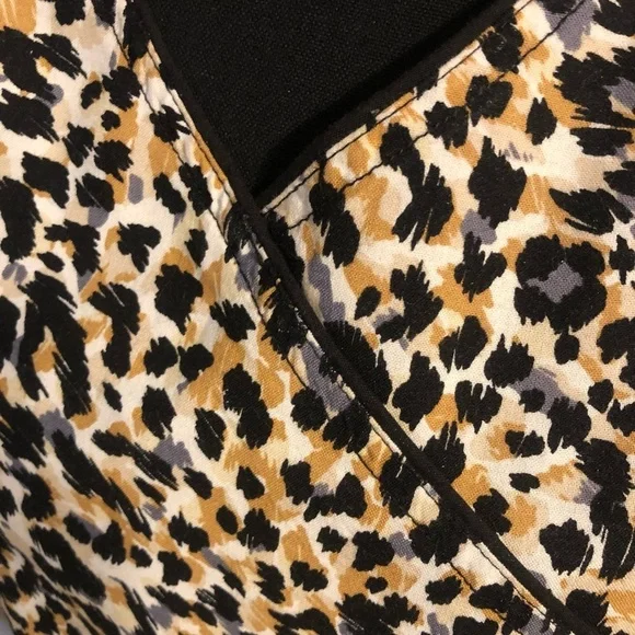 Scrub Star leopard top - Picture 5 of 7